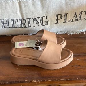 Platform Sandals🧸